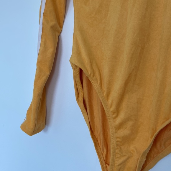 Adidas yellow long sleeves bodysuit with funnel collar - Picture 5 of 10